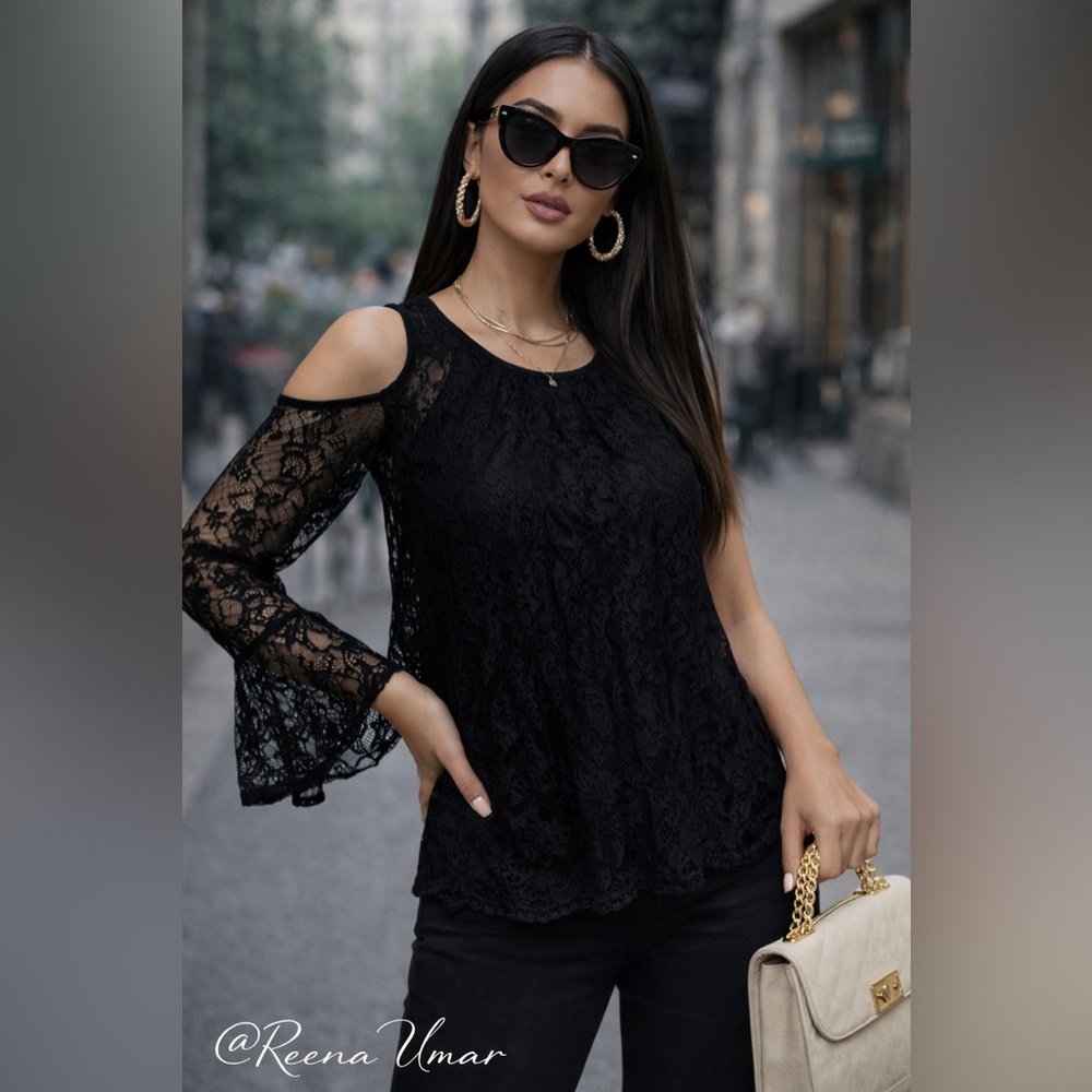 Hollister Black Lace Cold Shoulder Blouse – Size XS